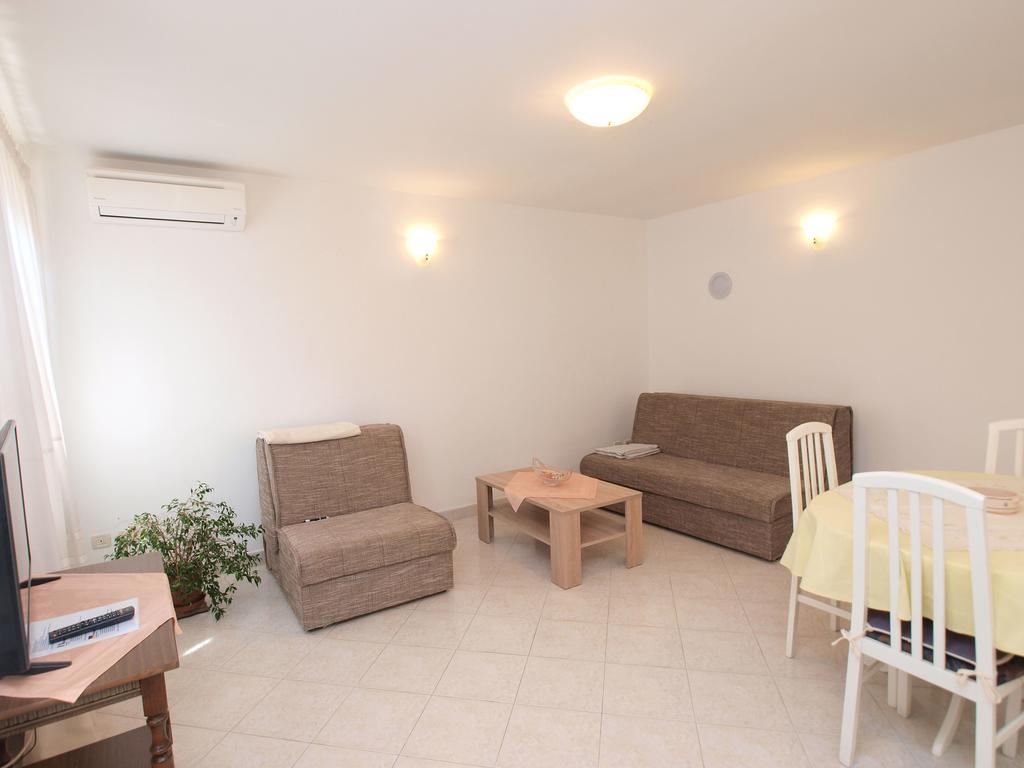 Apartments Milan 1457 Ровинь Экстерьер фото