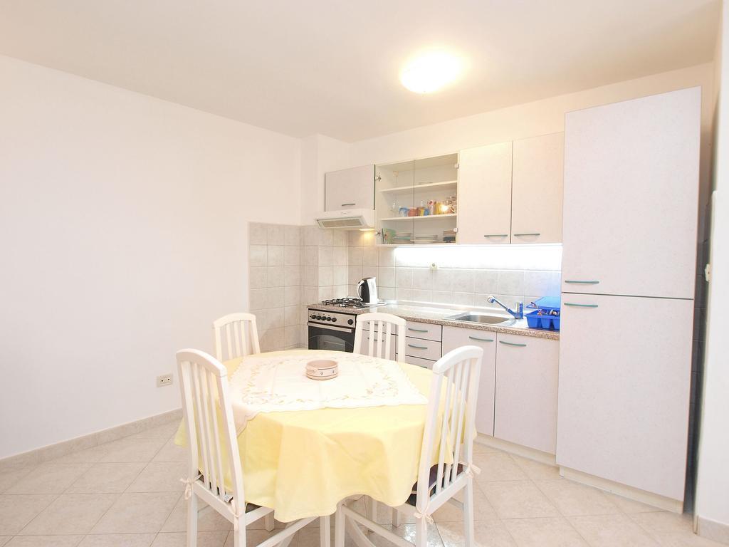 Apartments Milan 1457 Ровинь Экстерьер фото