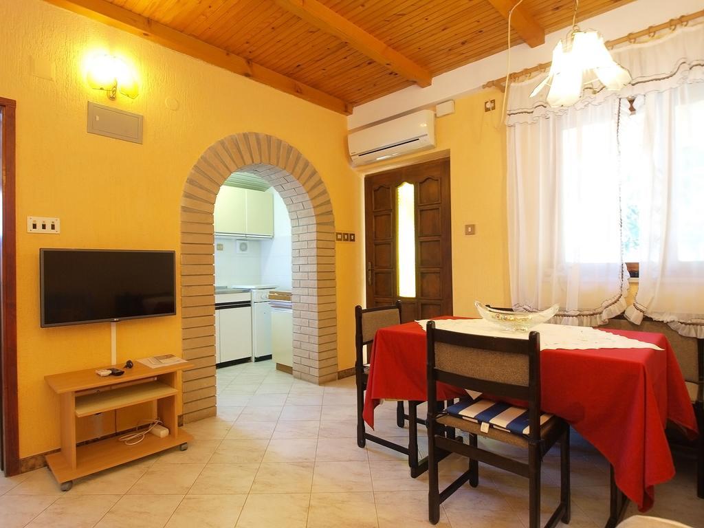 Apartments Milan 1457 Ровинь Экстерьер фото